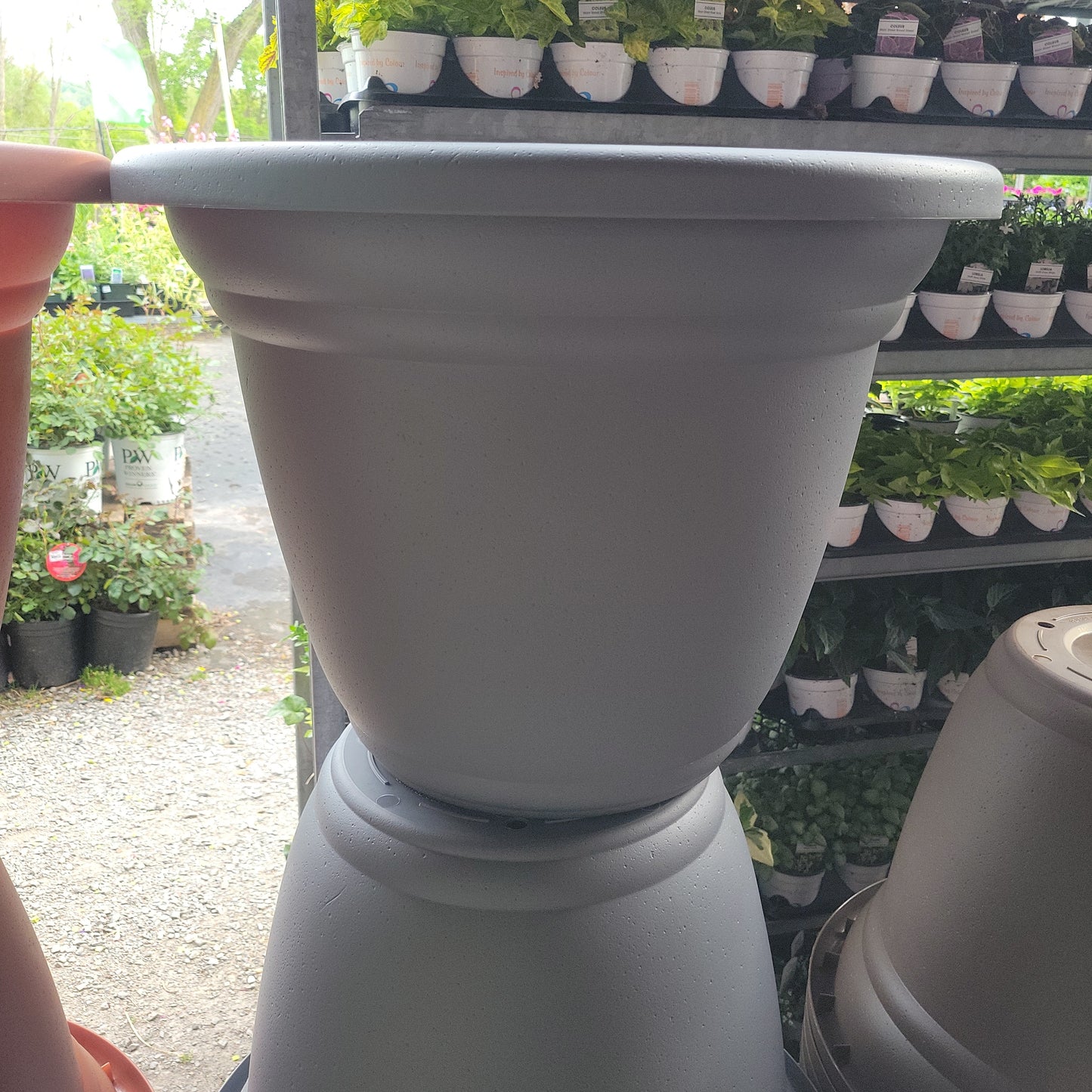 22" Planters Round