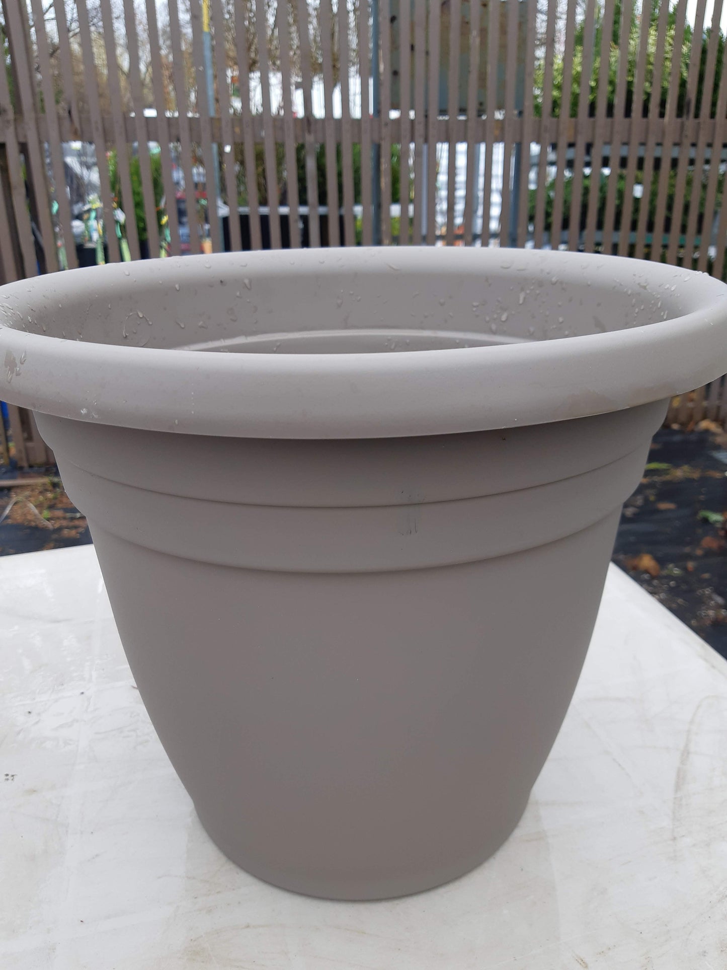 Outdoor Pots Various Sizes (Emma)