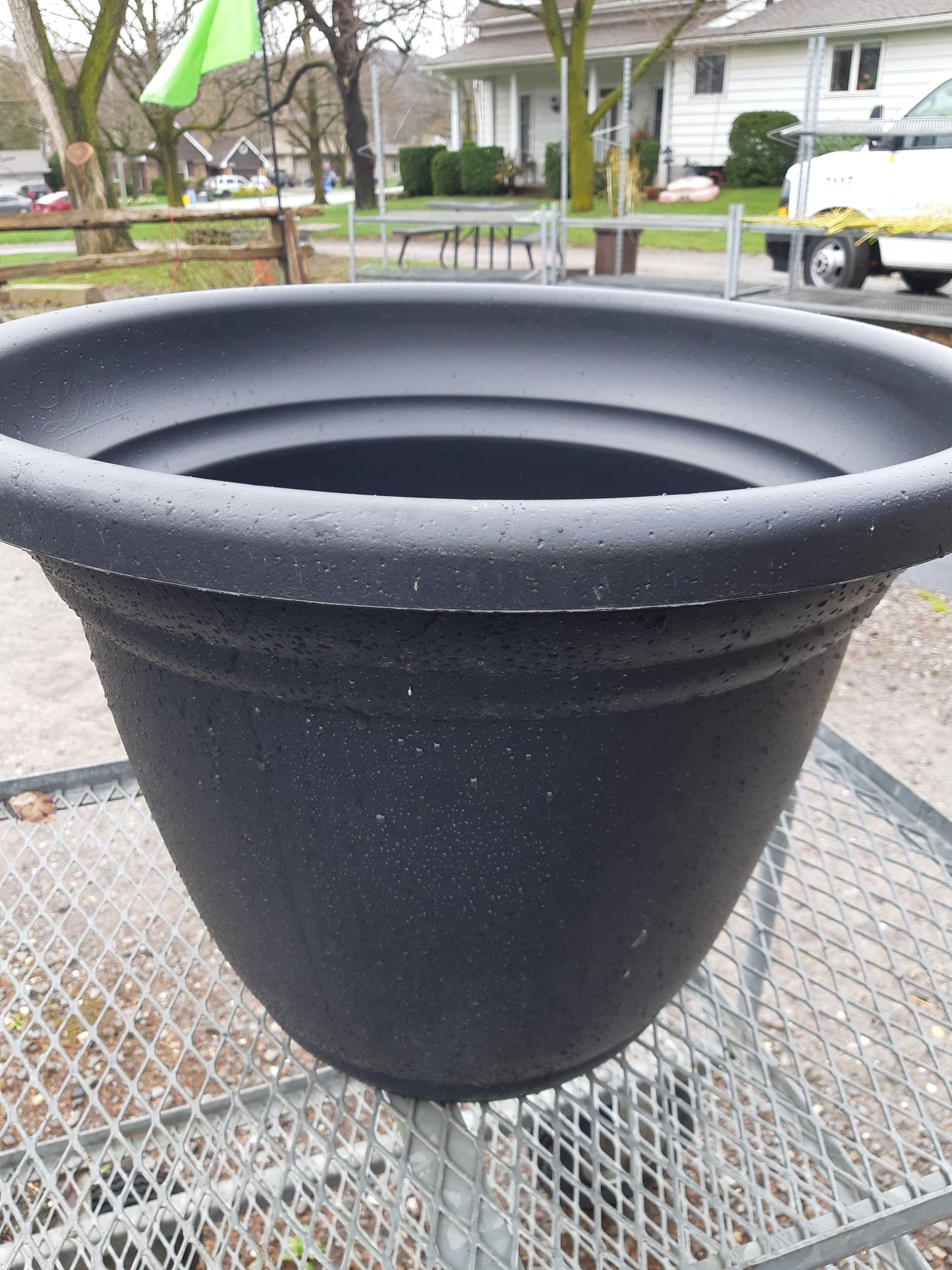 Outdoor Pots Various Sizes (Emma)