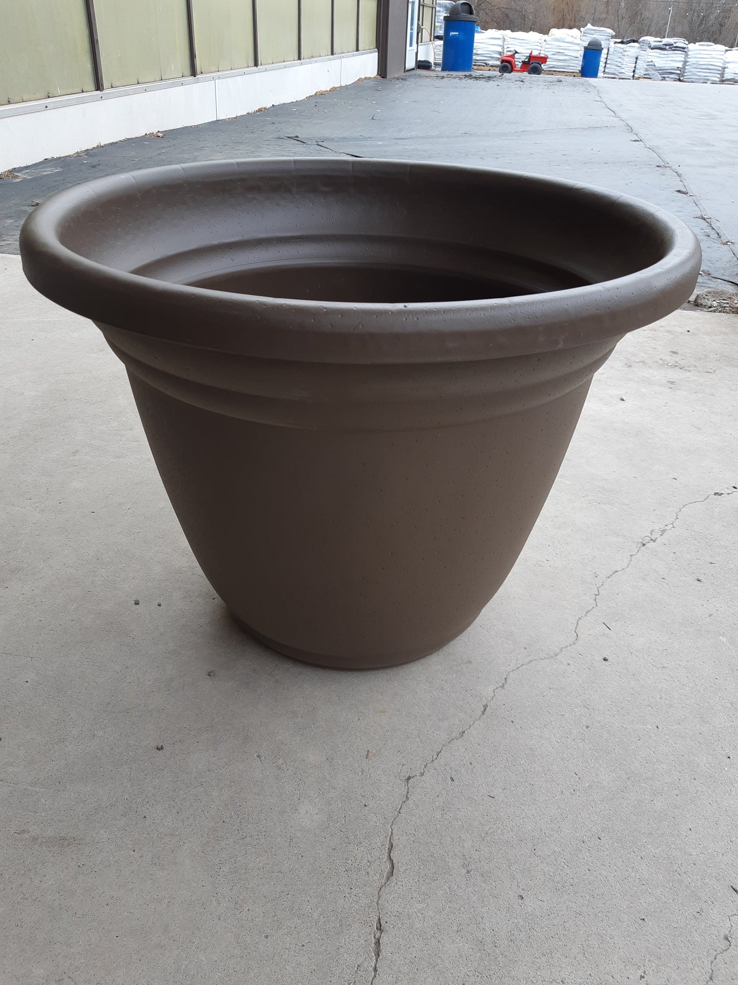 22" Planters Round